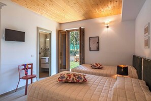 6 chambres, coffres-forts dans les chambres, fer et planche à repasser