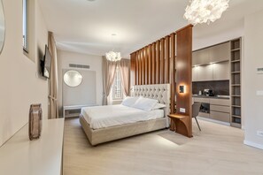 Suite Studio Deluxe | Coffres-forts dans les chambres, bureau, fer et planche à repasser