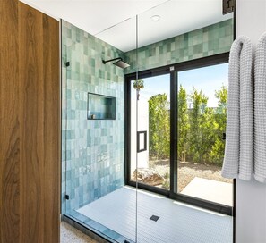 Interior - Poolside Mid-Century Paradise - Luxury Meets History: Iconic Architecture & Resort-Style Comfort (Palm Springs)