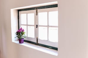 Quarto casal luxo | Wi-Fi de cortesia, roupa de cama