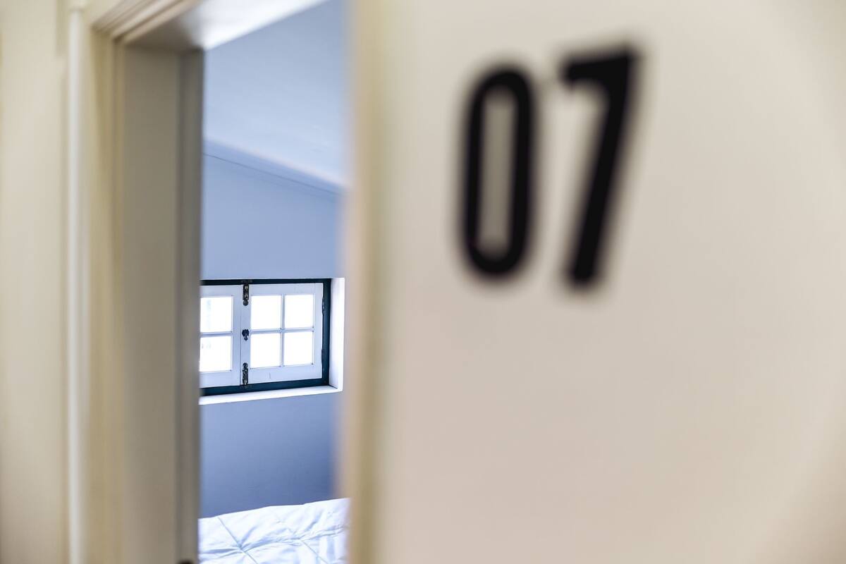 Eenvoudige tweepersoonskamer | Gratis wifi, beddengoed