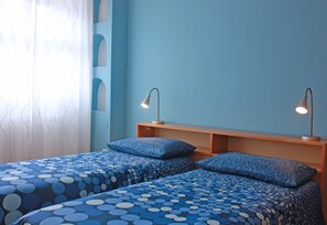 1 chambre, fer et planche à repasser, Wi-Fi, draps fournis