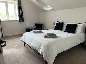 Cottage | 3 bedrooms, individually decorated, individually furnished, free WiFi