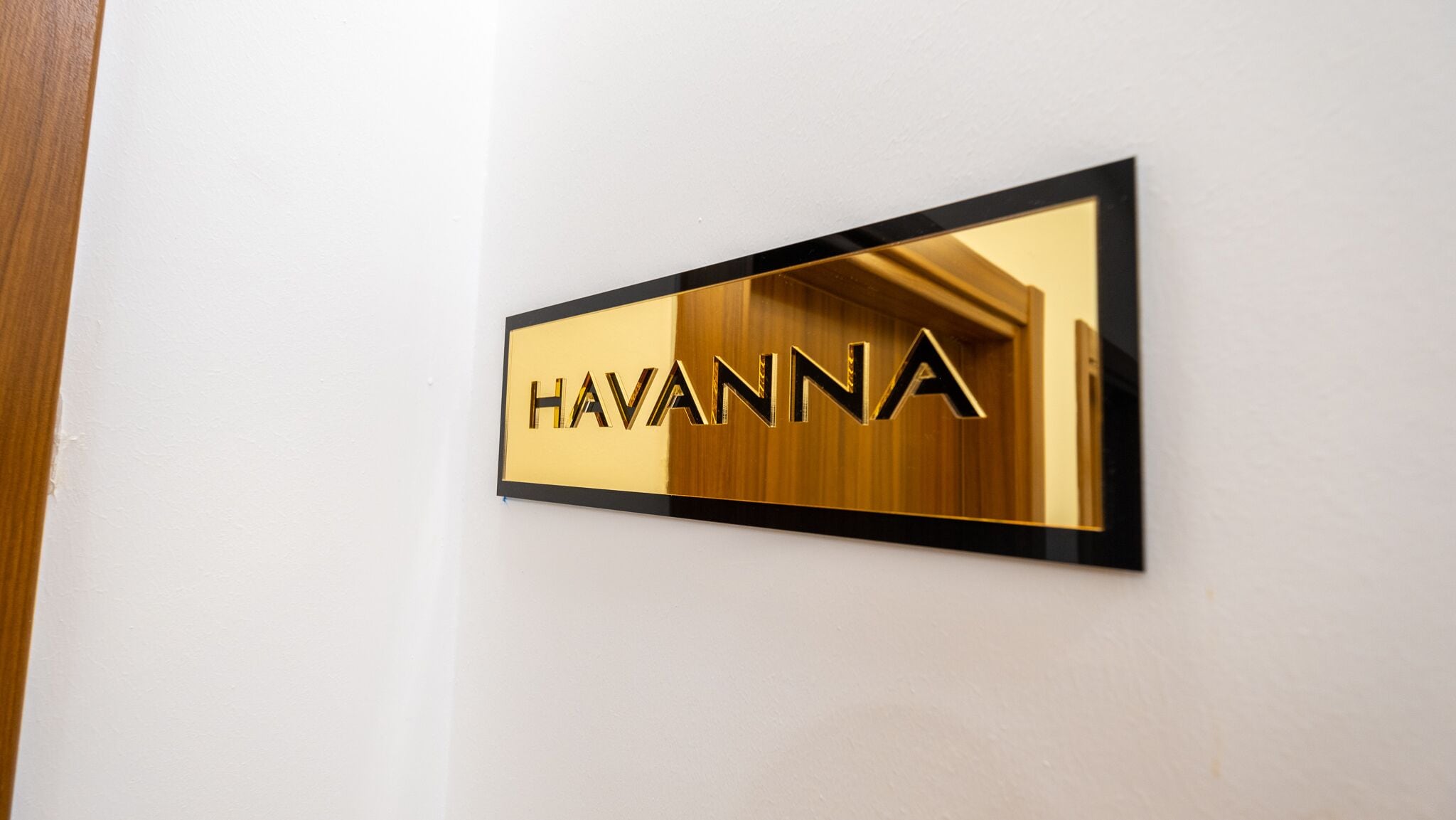 standard double room | 1 bedroom, free minibar, in-room safe, laptop workspace