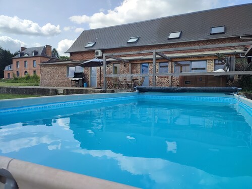 Belle maison sans vis à vis, piscine, sauna,, jacuzzi, billard, à 2h de Paris