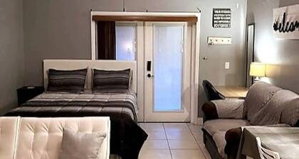 The Blue Agave—Private Studio w/ Roman Tub