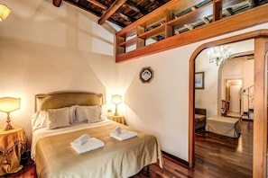 1 dormitorio, tabla de planchar con plancha, cuna de viaje y wifi gratis