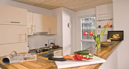 Ferienwohnung âMönâ 68mÂČ fĂŒr 4 Pers. im Schlosspark Bad Saarow, Whirlpool und Kamin