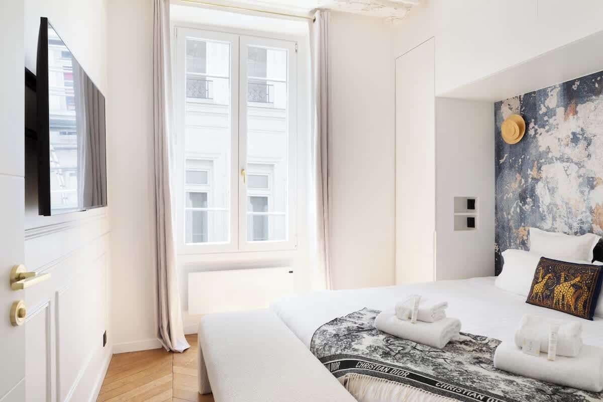 2 bedrooms, iron/ironing board, travel cot, WiFi