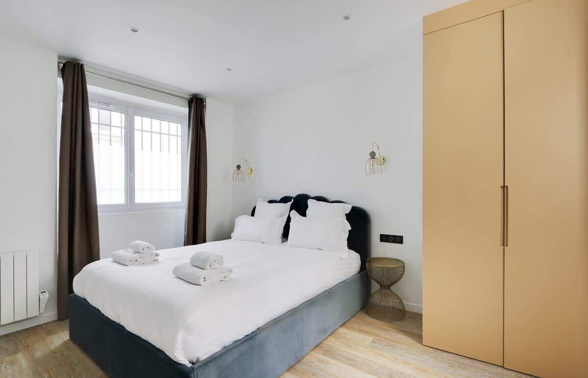 1 bedroom, iron/ironing board, travel crib, WiFi