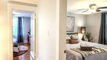 4 bedrooms, iron/ironing board, free WiFi, bed sheets