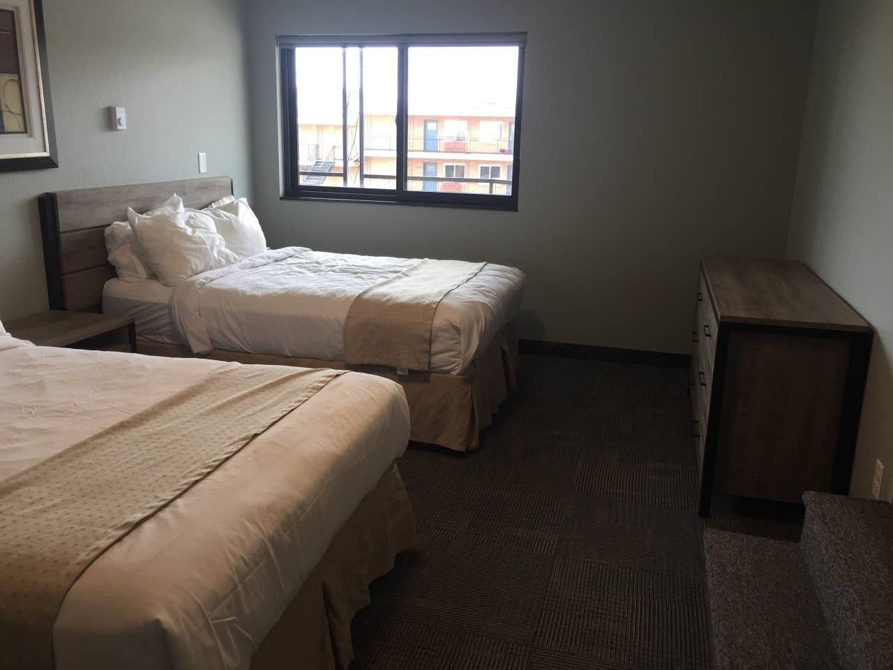 1 bedroom, desk, WiFi, bed sheets