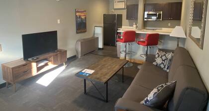 214 - 1BR with King bed and kitchen, on 2nd floor