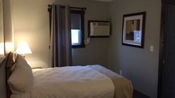 1 quarto, escrivaninha, Wi-Fi, roupa de cama