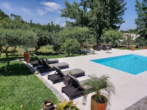 This house  is ideal for 4 tourists. It offers a private pool, a closed garden .