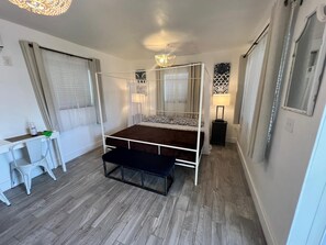 Studio, 1 King Bed | Iron/ironing board, free WiFi, bed sheets - Beautiful 1-king Bed Studio in Miami Free Parking (Miami)