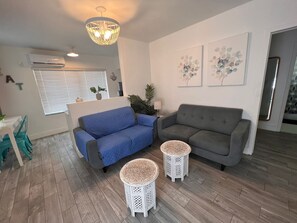 Maison, 2 grands lits | Salle de séjour