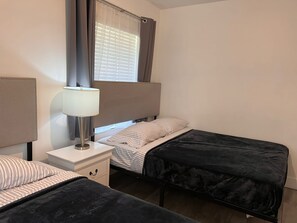 House, 2 Queen Beds - Beautiful 2 Queenbed House in Miami Free Parking (Miami)