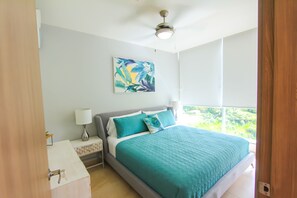 2 habitaciones, caja de seguridad en la habitación y escritorio 