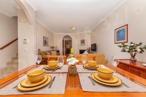 Dining - Boa Nova 32/6 | professionally cleaned | 2-bedroom townhouse | close to Carvoeiro and Ferragudo (Carvoeiro)
