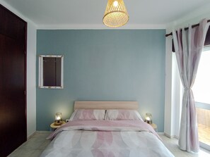 1 chambre, fer et planche à repasser, lit parapluie, Wi-Fi gratuit