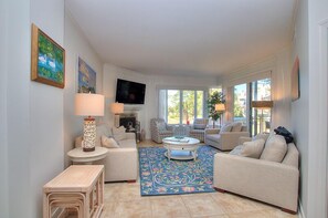 Smart TV - Luxury Soundfront Villa just steps from Beach and Salty Dog Cafe! (Hilton Head Island)