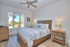 3 bedrooms, desk, iron/ironing board, free WiFi