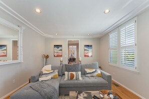 Televisie en een open haard