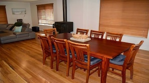 Dining - Sapphire Sands (Pambula Beach)