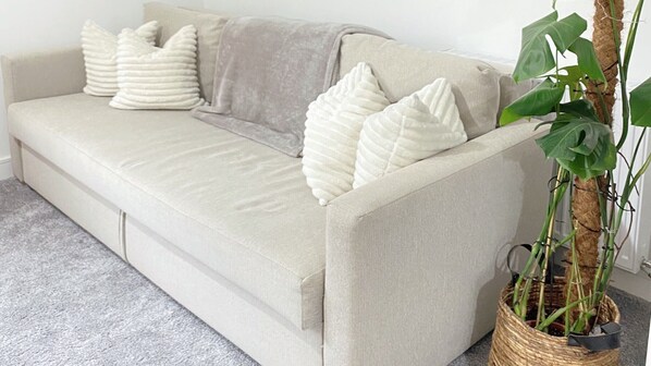 Una Smart TV, libros