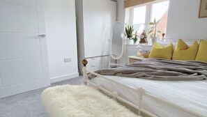 2 bedrooms, desk, iron/ironing board, free WiFi