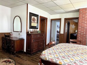 5 slaapkamers, een strijkplank/strijkijzer, gratis wifi, beddengoed