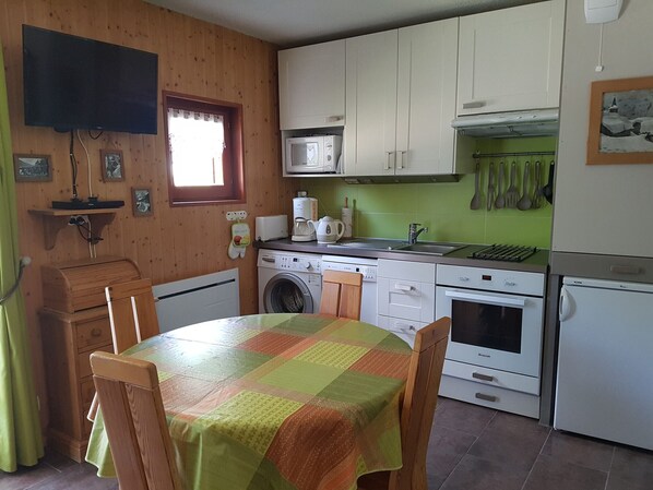 Fridge, microwave, dishwasher