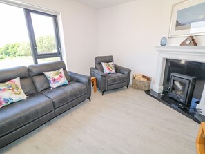 Living room - The Cottage (Carrick)