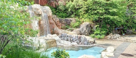 室外游泳池,恒温泳池