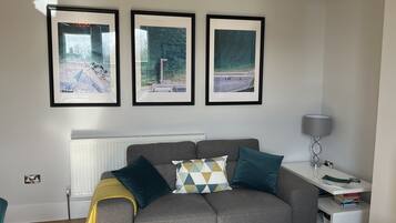 City Apartment | 2 bedrooms, travel cot, free WiFi, bed sheets