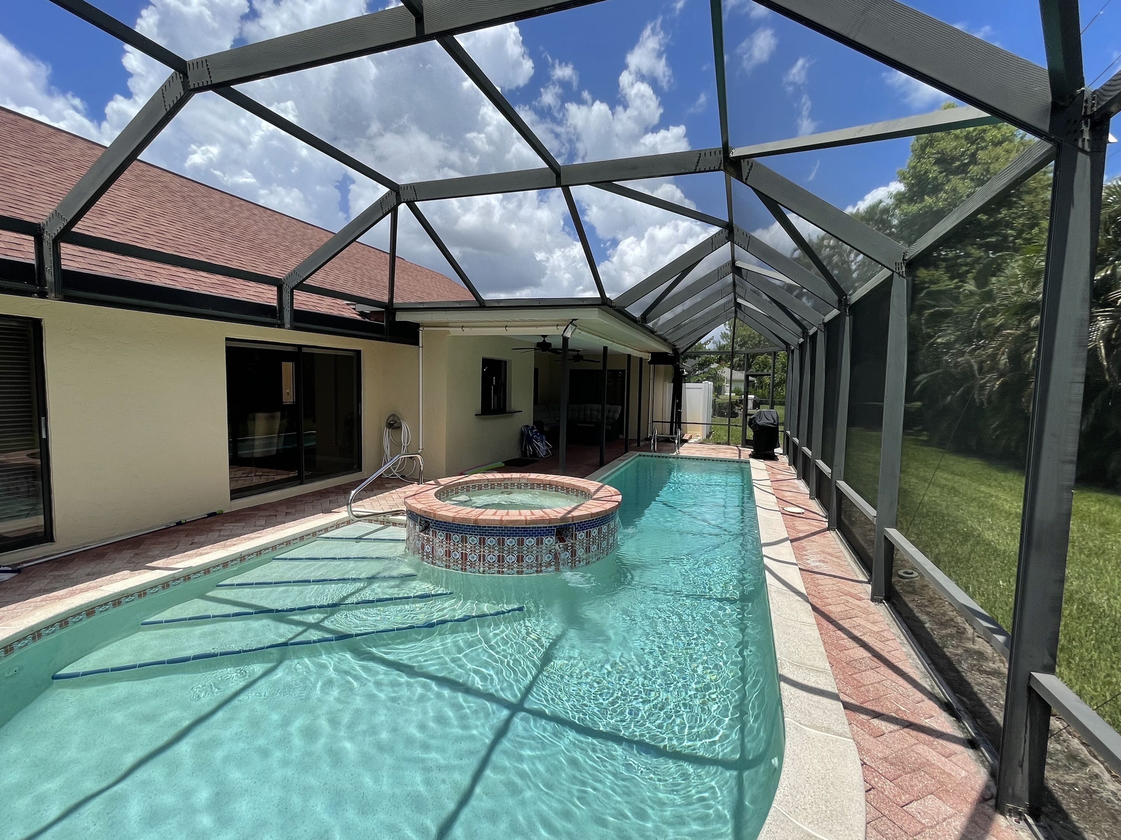 Spectacular Newly Renovated Spa/Pool home 