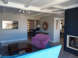 TV - Agréable Maison Avec Joli Jardin (Sainte-Marie-de-Ré)