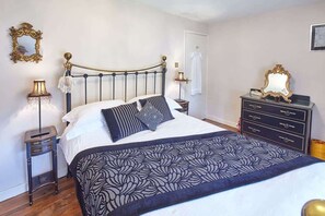 2 soverom, strykejern/-brett, reiseseng for barn og wi-fi