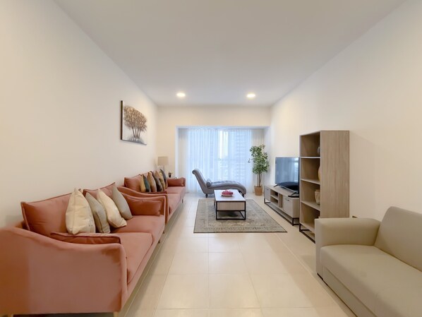 1-centimeters plasma-tv med satellitkanaler och tv