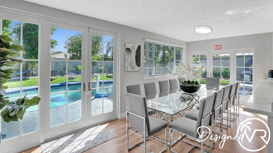 8BR Family Resort with Pool & Playground