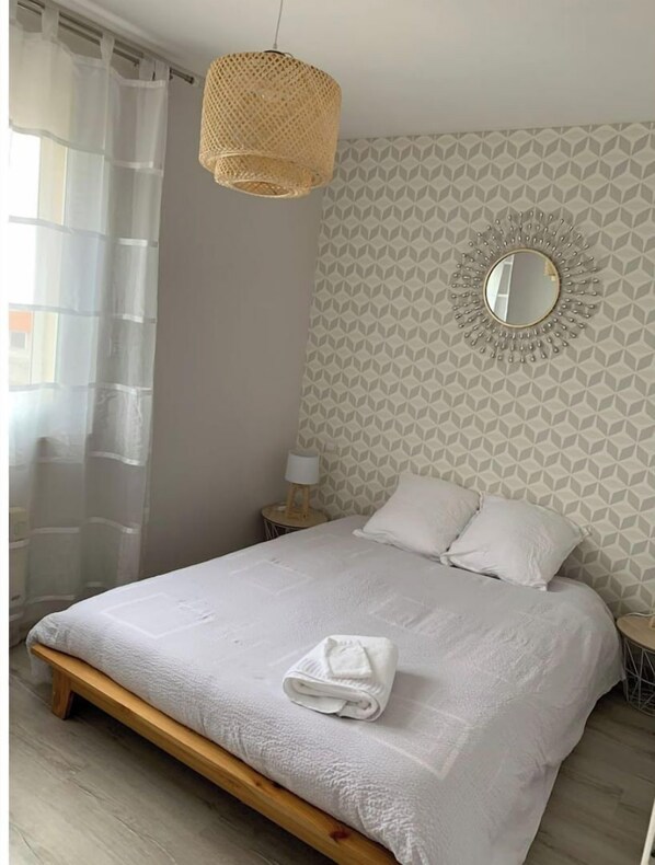 4 bedrooms, iron/ironing board, travel crib, free WiFi