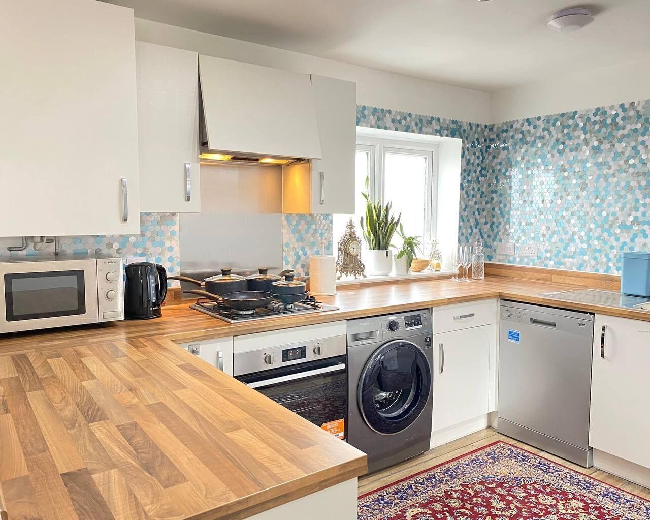 Comfort Room | Private kitchen
