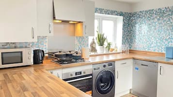Comfort Room | Private kitchen