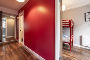 2 bedrooms, bed sheets - Troys Gate Studio No.4a (Kilkenny)