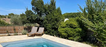 Studio indépendant - Terrasse et piscine (en été)