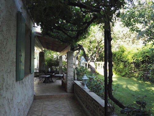 CHARMING PROVENCAL HOUSE