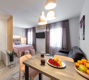 Apartment (0 Bedroom) | Reisekinderbett, kostenloses WLAN, Bettwäsche