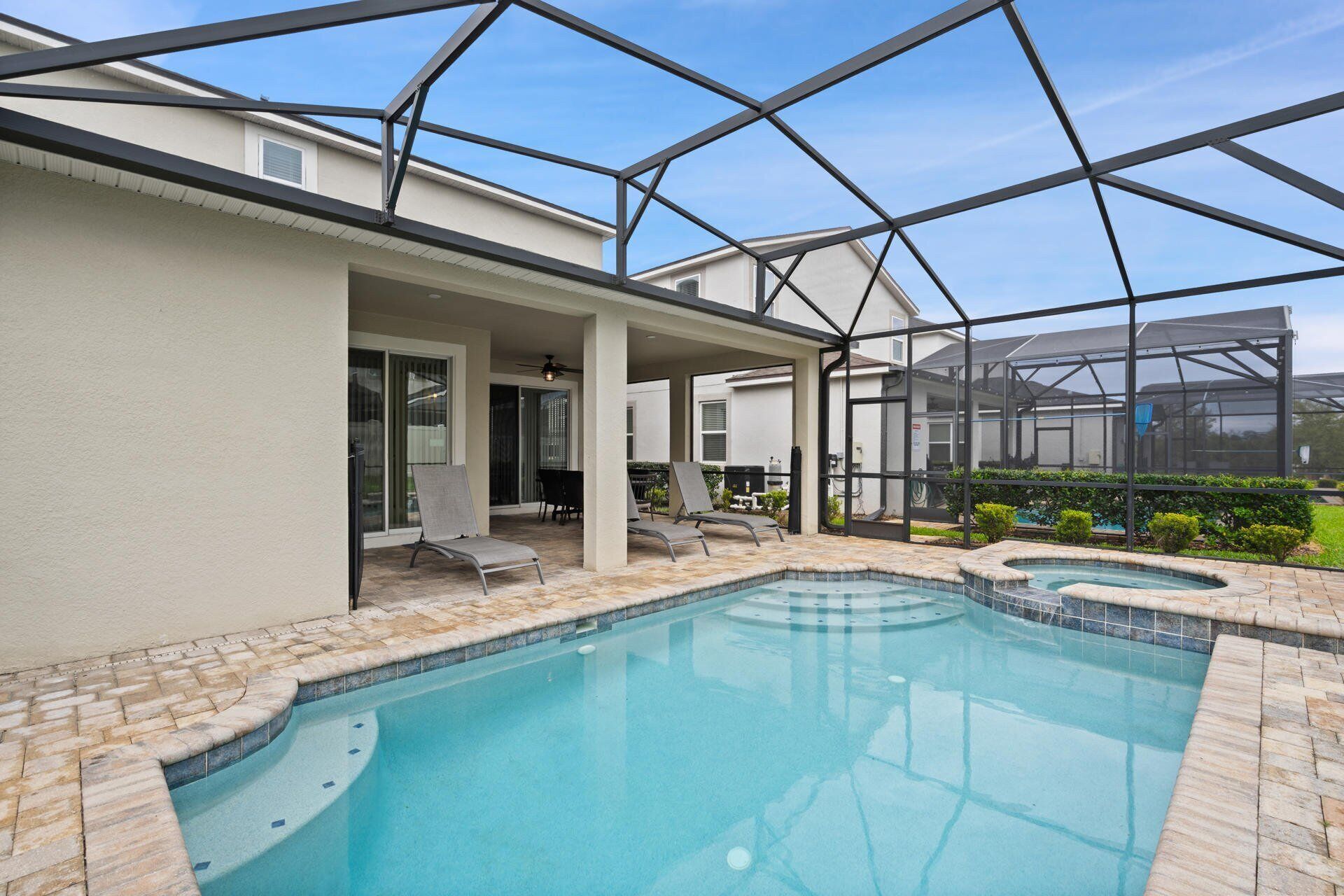 Et oppvarmet basseng