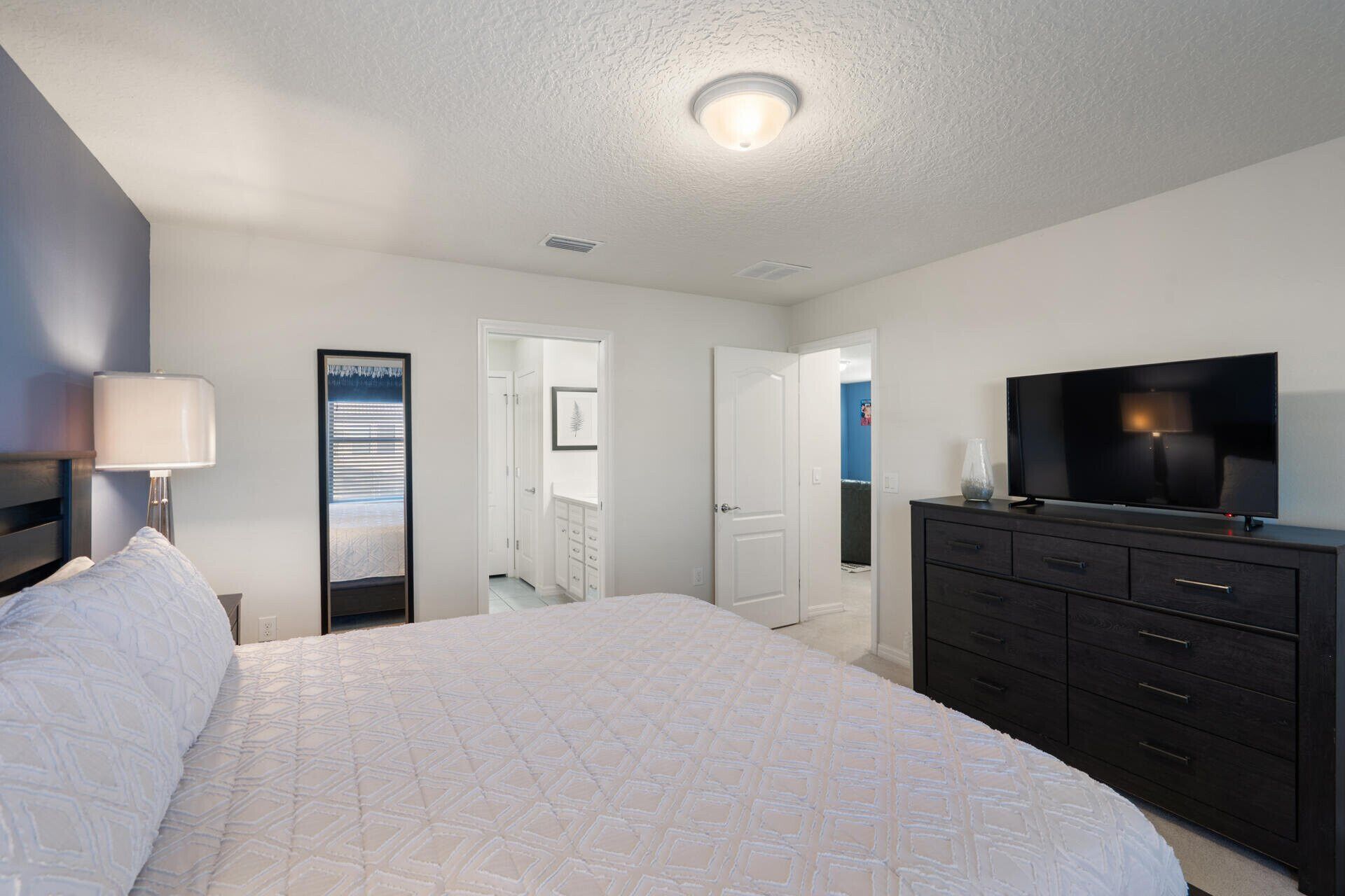 5 室のベッドルーム、アイロン / アイロン台、WiFi、ベッドシーツ